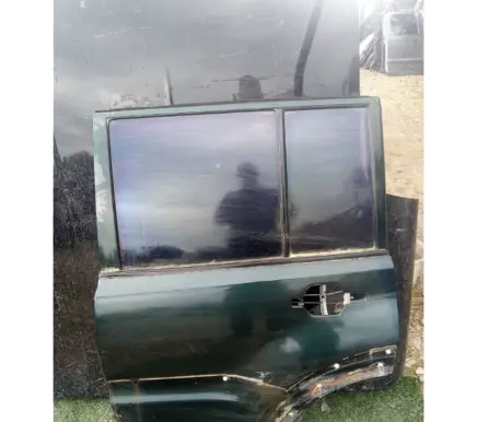 Mitsubishi Pajero Rear door