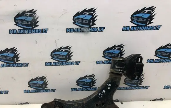 Volvo XC60 Front lower control arm/wishbone 8G9N3A052A