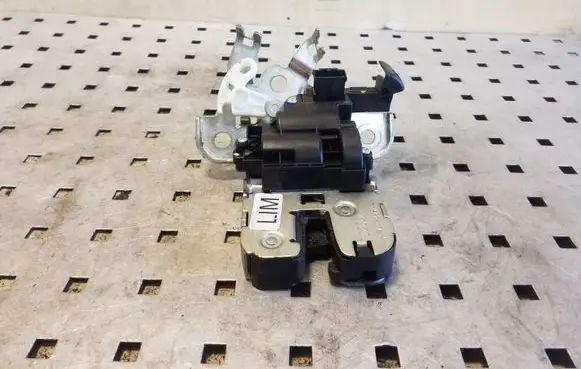 Audi A6 C7 Tailgate/trunk/boot lock/catch/latch 4H0827505