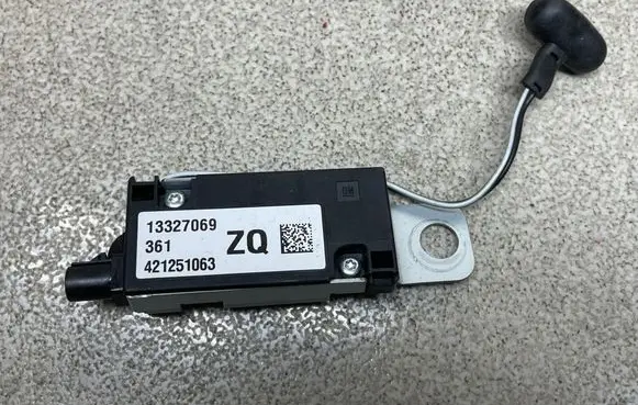 Opel Insignia A Aerial antenna amplifier 13327069