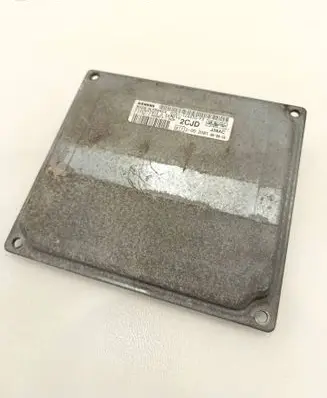 Ford Fiesta Engine control unit/module 6S6112A650FD S120977315D