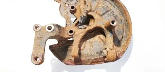Rear wheel hub
