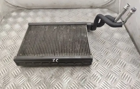 Air conditioning (A/C) radiator (interior)