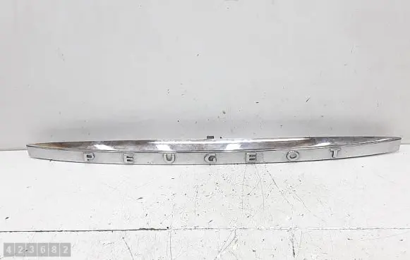Peugeot 407 Tailgate trim 9645271580