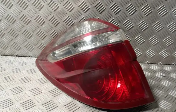 Subaru Outback Rear/tail lights