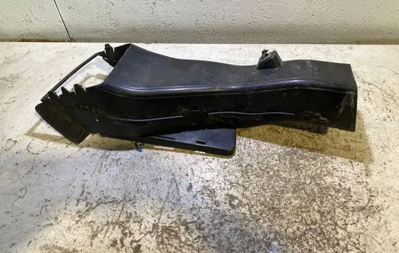 BMW X5 E70 Brake cooling air channel/duct 7222877
