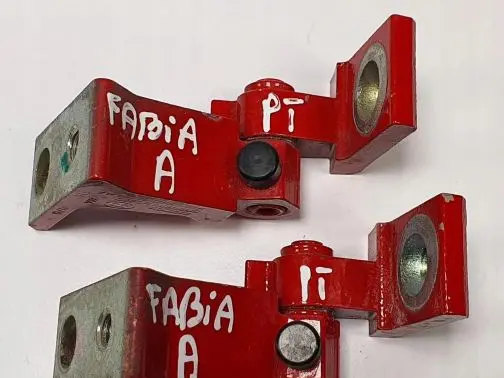 Skoda Fabia Mk3 (NJ) Rear door hinge set 8K0831402K