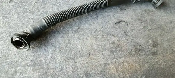 BMW 5 E39 Breather/breather pipe/hose 1703775