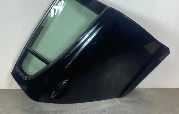 KIA Stinger Rear door 