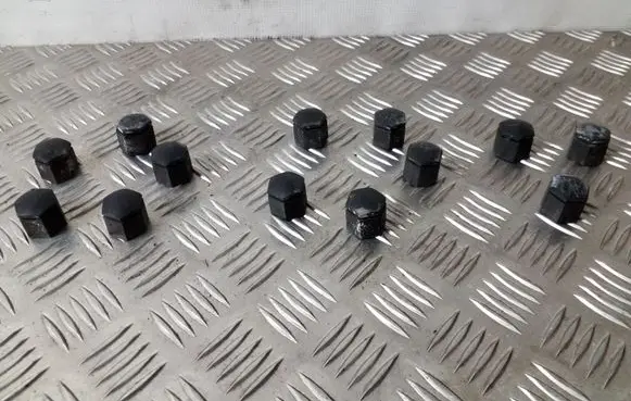 Opel Mokka Wheel nut cap/cover 