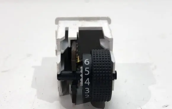 Peugeot Partner III Headlight level height control switch 98125550ZD