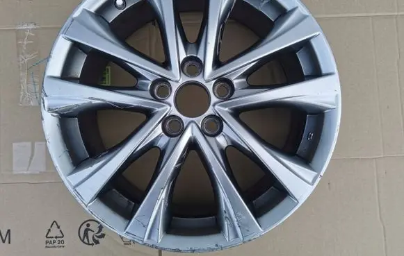 Toyota RAV 4 (XA40) R18 alloy rim 5JX18