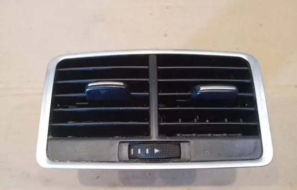 Audi A6 S6 C6 4F Rear air vent grill 4F0819203C