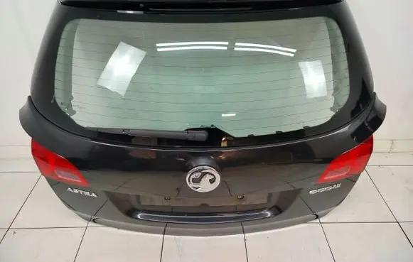 Opel Astra J Tailgate/trunk/boot lid 
