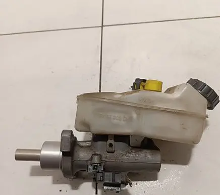 Volkswagen Transporter - Caravelle T6 Master brake cylinder 7E0611303D