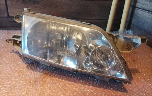Mazda Premacy Headlight/headlamp 90733100