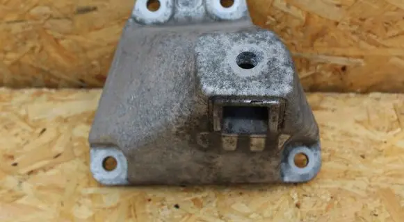 BMW 5 F10 F11 Engine mounting bracket 6795958
