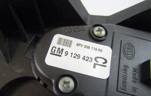 Opel Tigra B Accelerator throttle pedal 9129423