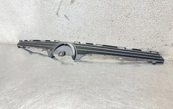 Opel Insignia B Front bumper upper radiator grill 39030057 551004542 9091000261
