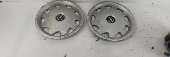 Opel Omega B1 R15 wheel hub/cap/trim 