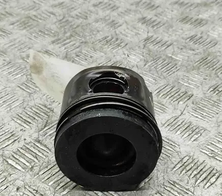 BMW 1 E81 E87 Piston 7810825