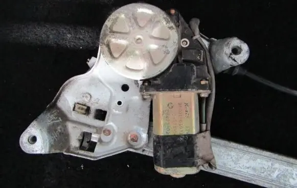 Mazda 626 Rear door window regulator motor 3640161631 36401-61631