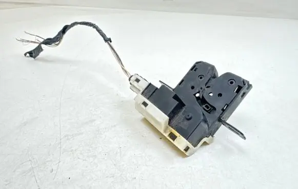 Renault Laguna II Tailgate/trunk/boot lock/catch/latch 8200000894