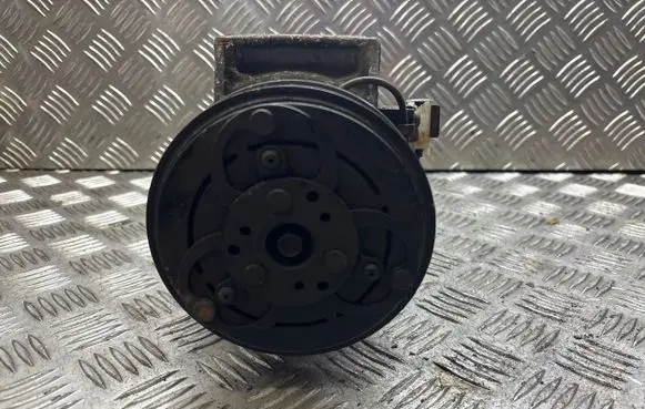 Volvo XC70 Air conditioning (A/C) compressor (pump) 8708581