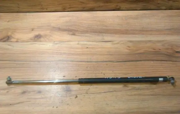 Mitsubishi Galant Eterna Tailgate/trunk strut/damper 2rb15ml26