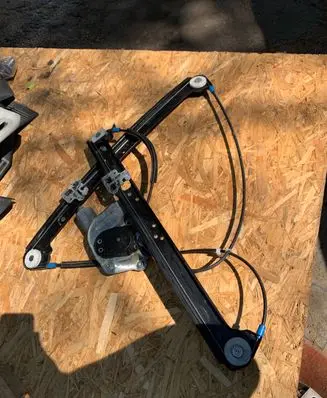 BMW X5 E53 Front door window regulator motor 676283620630