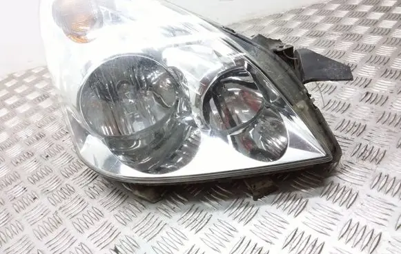 Toyota Corolla Verso AR10 Headlight/headlamp