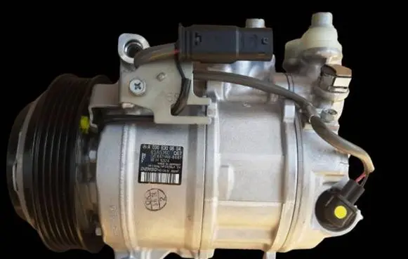 Mercedes-Benz C AMG W205 Air conditioning (A/C) compressor (pump) A0008300604