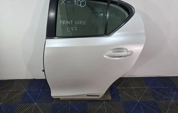 Lexus CT 200H Rear door PAINTCODE077