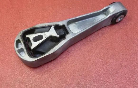 Volvo V40 Gearbox mount 31359642