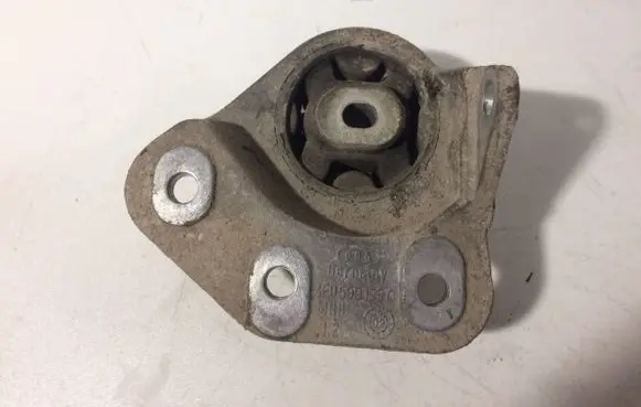 Audi A8 S8 D3 4E Rear differential mounting bracket 4E0599133C