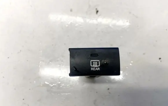 Hyundai Santa Fe Windscreen/window heater switch