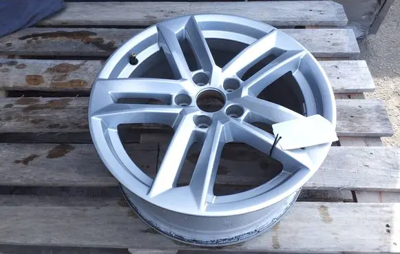 Audi A4 S4 B9 R17 alloy rim 8W0601025E