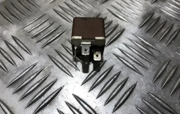 Renault Laguna I Other relay 7700810929