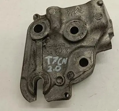 Ford Mondeo MK II Engine mounting bracket
