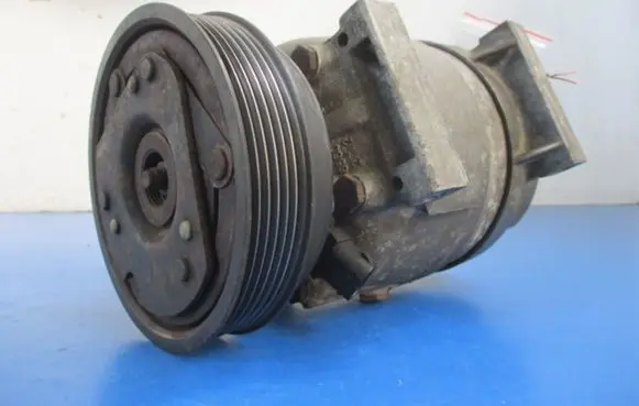Renault Megane I Air conditioning (A/C) compressor (pump)