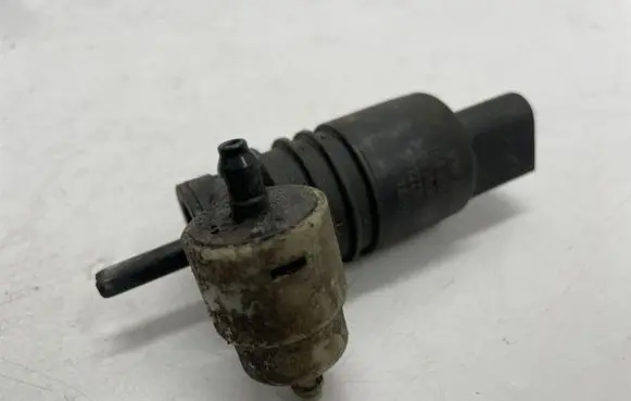 Skoda Octavia Mk3 (5E) Windscreen/windshield washer pump 1K6955651
