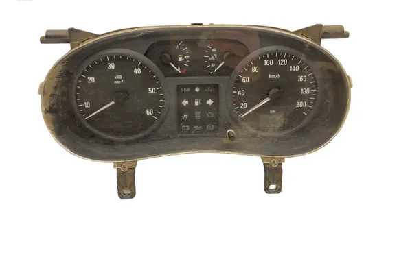 Opel Vivaro Speedometer (instrument cluster) P8200006339A 21660166