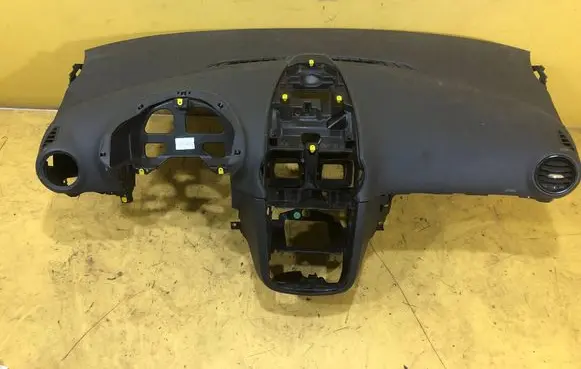 Opel Corsa D Dashboard 13205580