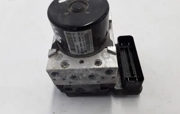Volvo V70 ABS Pump 31261142