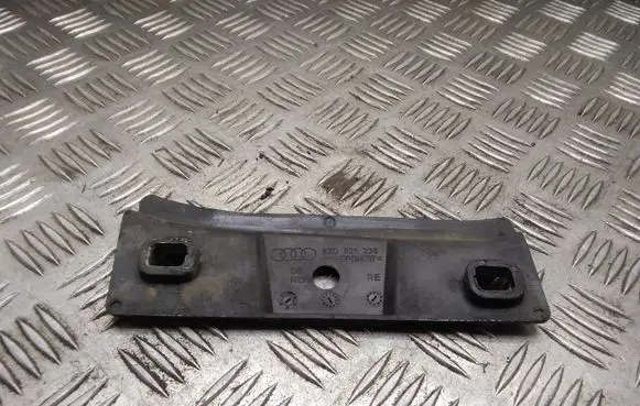 Fender mounting bracket