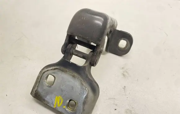 Opel Vivaro Front door upper hinge 311772H GM66380