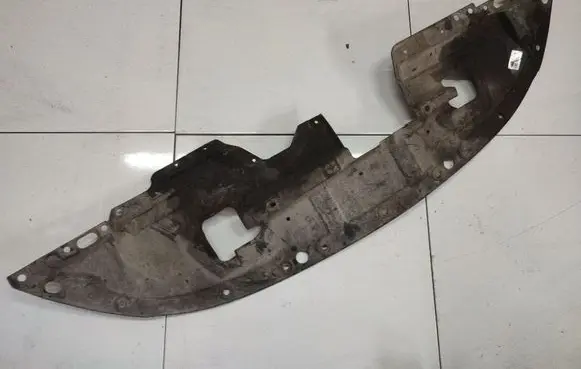 Peugeot 4007 Engine splash shield/under tray