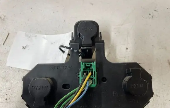 Volvo S80 Tail light bulb cover holder 14997401