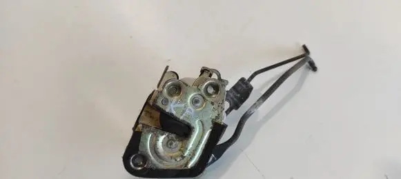 Hyundai Accent Front door lock