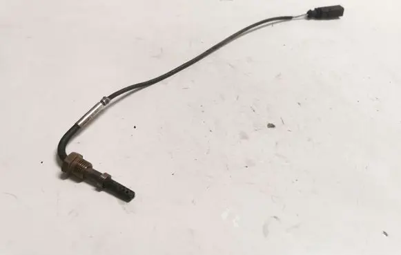 Audi A8 S8 D3 4E Exhaust gas temperature sensor 057906088A